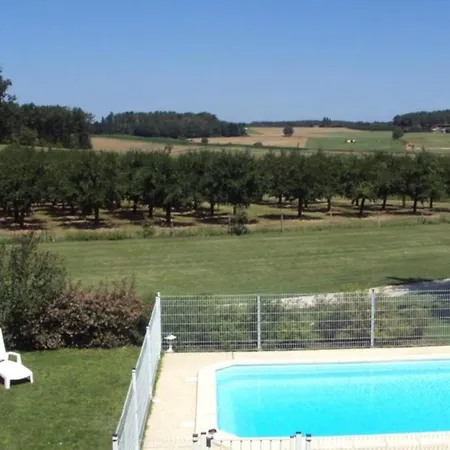 Domaine La Granja Guest house Trentels